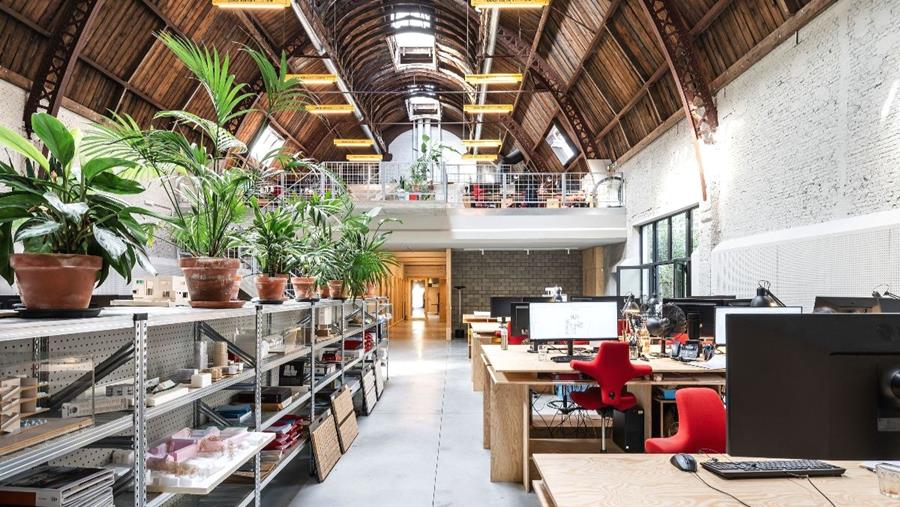 B-architecten neemt intrek in voormalige bioscoop