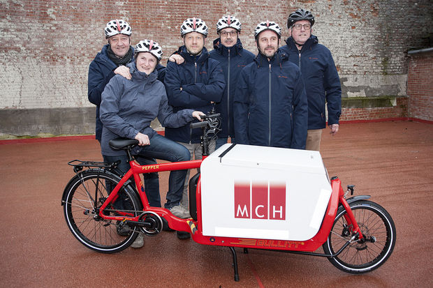MCH haalt monsters voor lab per fiets af