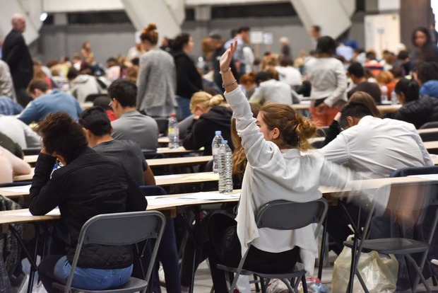 7 reçus-collés pourront-ils s'inscrire définitivement en 2e année?