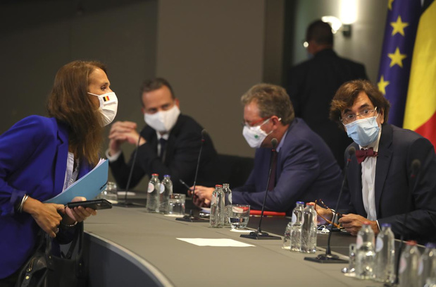 Le GEES cède sa place à un conseil consultatif car "il n'est pas tenable de changer sans cesse les mesures"