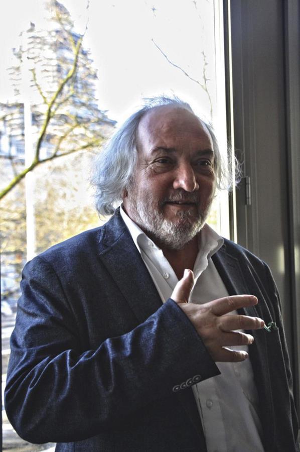 Le processus des régularisations médicales pose question 