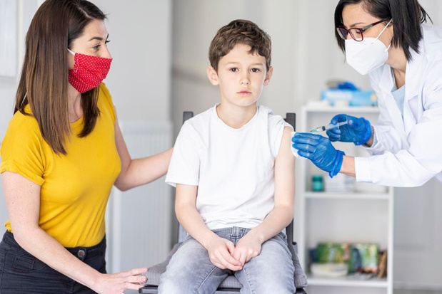 Feu vert à la vaccination des 5 à 11 ans : les conseils du Pr Michel Goldman