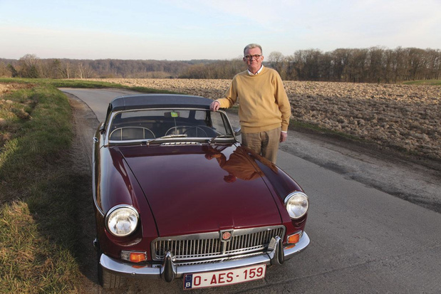 Une vieille voiture anglaise, le secret de la sérénité