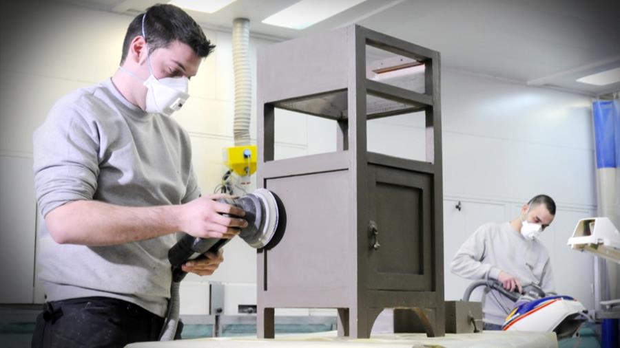 Lakk doet meer dan enkel koetswerk